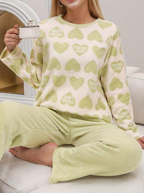 Kit Com 2 Conjuntos de Pijamas Aurora em Lã Super Quentinho + Brinde