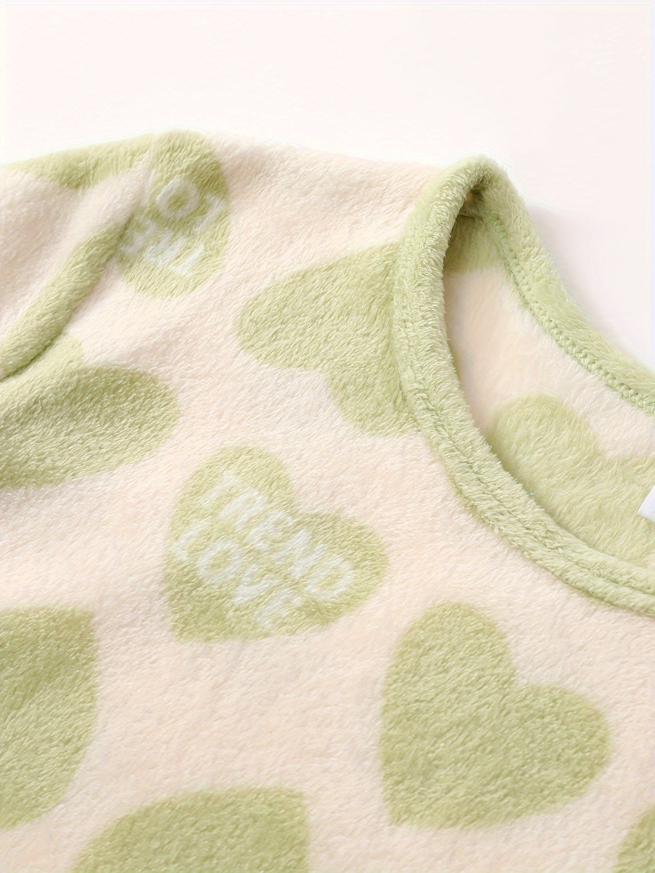 Kit Com 2 Conjuntos de Pijamas Aurora em Lã Super Quentinho + Brinde